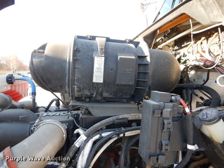 image for item DL4939 2012 Kenworth T800  semi truck