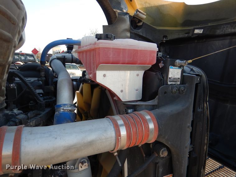 image for item DL4939 2012 Kenworth T800  semi truck