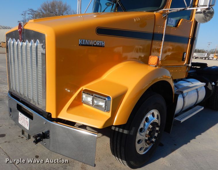 image for item DL4939 2012 Kenworth T800  semi truck