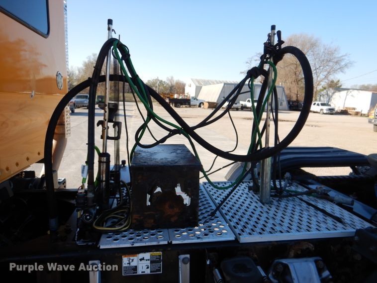 image for item DL4939 2012 Kenworth T800  semi truck