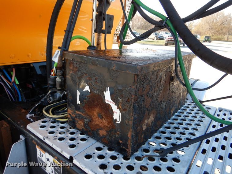 image for item DL4939 2012 Kenworth T800  semi truck