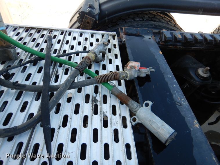 image for item DL4939 2012 Kenworth T800  semi truck