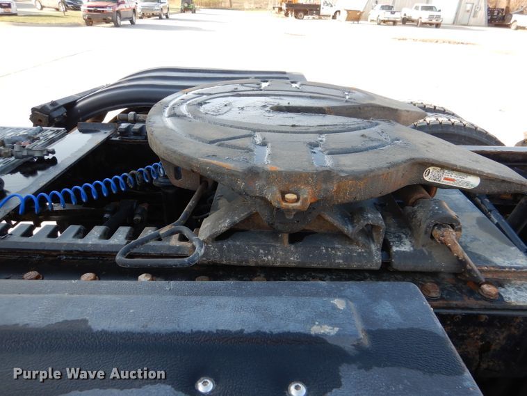 image for item DL4939 2012 Kenworth T800  semi truck