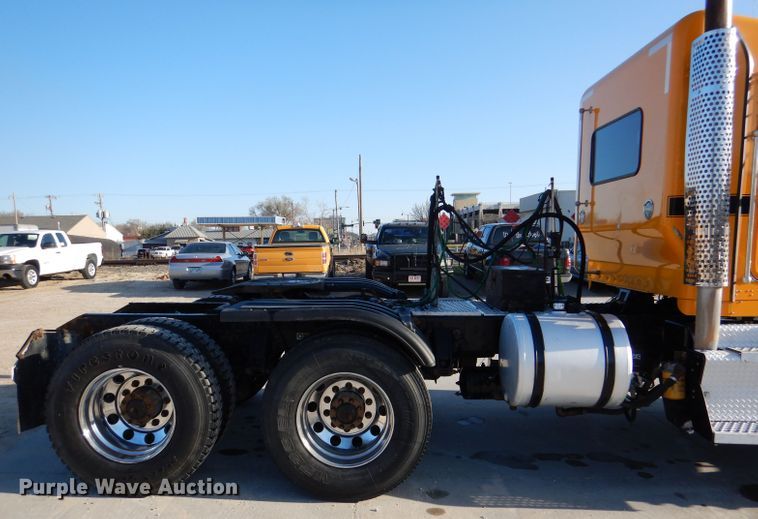 image for item DL4939 2012 Kenworth T800  semi truck