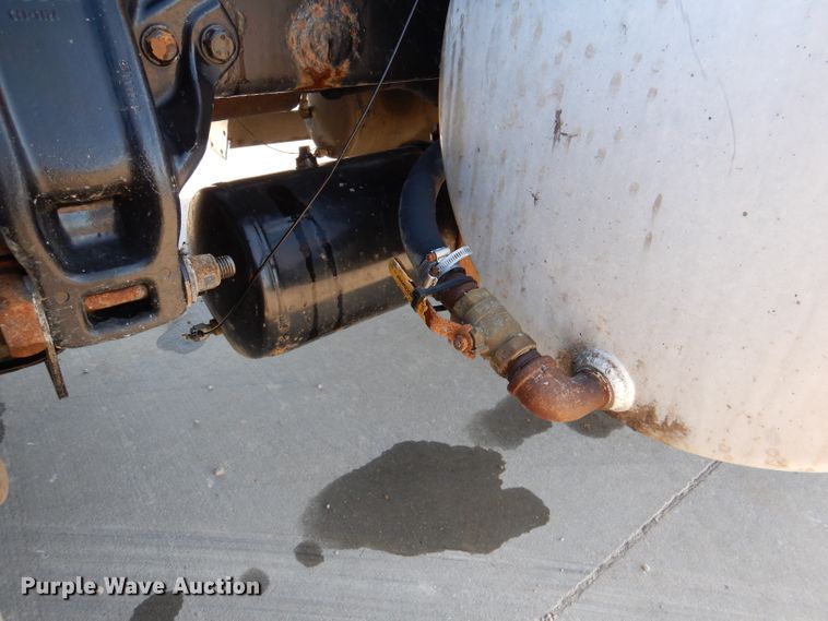 image for item DL4939 2012 Kenworth T800  semi truck