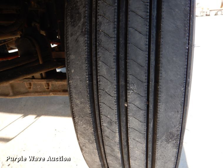 image for item DL4939 2012 Kenworth T800  semi truck