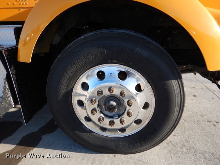 image for item DL4939 2012 Kenworth T800  semi truck