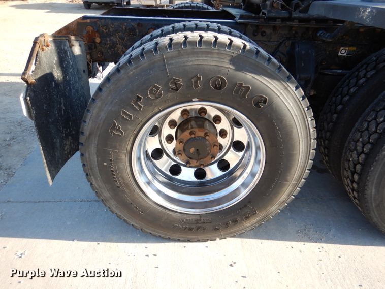 image for item DL4939 2012 Kenworth T800  semi truck