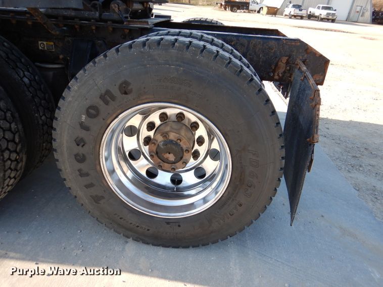 image for item DL4939 2012 Kenworth T800  semi truck