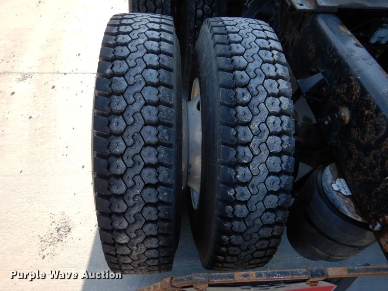 image for item DL4939 2012 Kenworth T800  semi truck