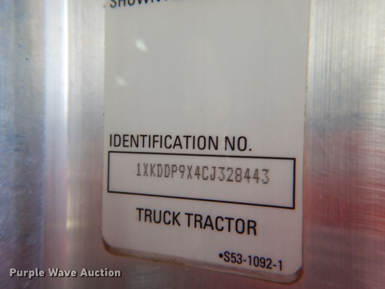 image for item DL4939 2012 Kenworth T800  semi truck