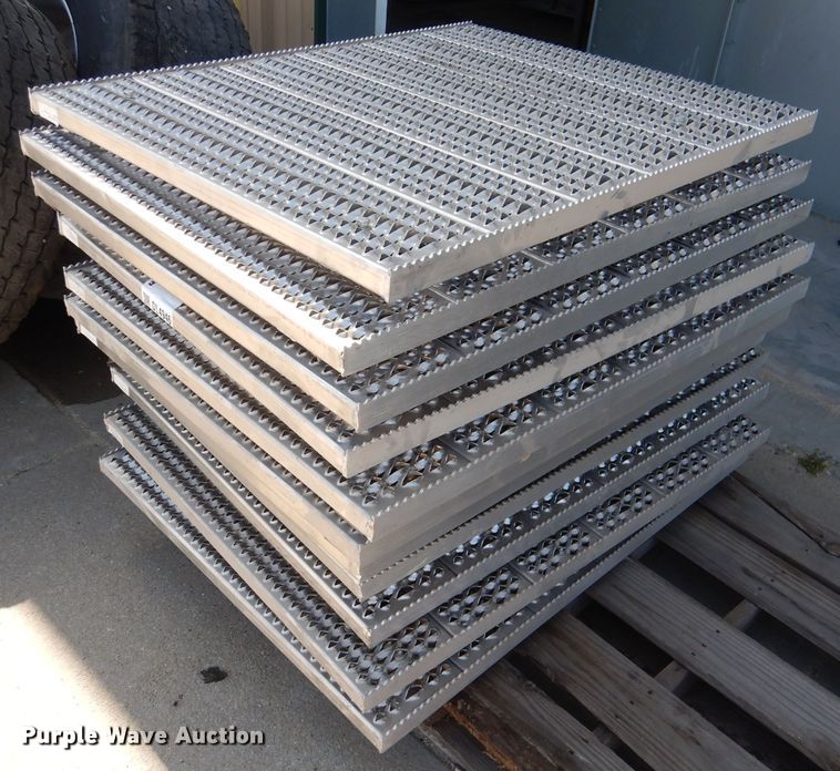 image for item DL4946 (11) 42" x 34" aluminum deck plates