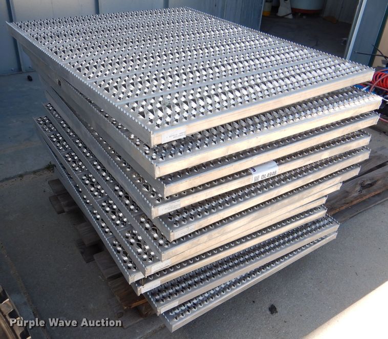 image for item DL4946 (11) 42" x 34" aluminum deck plates