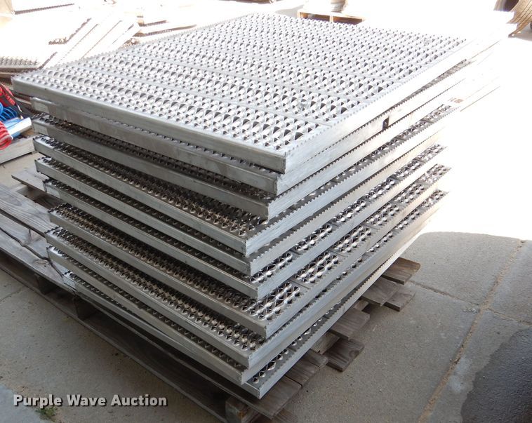 image for item DL4946 (11) 42" x 34" aluminum deck plates