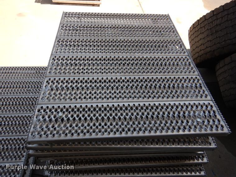 image for item DL4946 (11) 42" x 34" aluminum deck plates