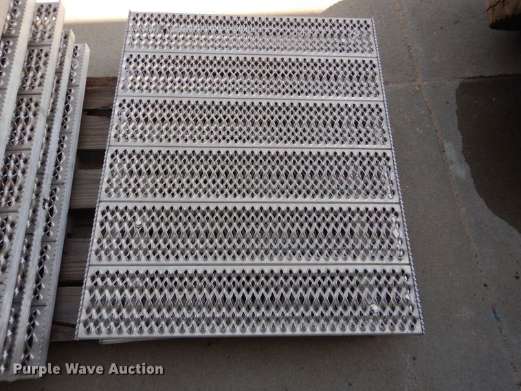 image for item DL4946 (11) 42" x 34" aluminum deck plates