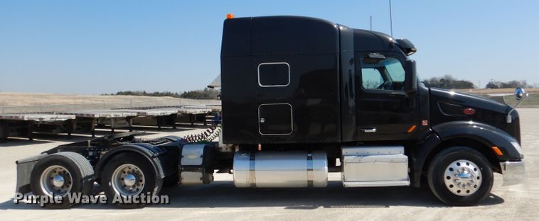 image for item DL4966 2015 Peterbilt 579  semi truck