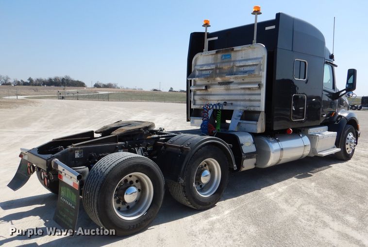 image for item DL4966 2015 Peterbilt 579  semi truck