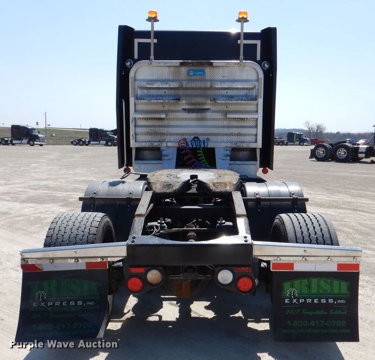 image for item DL4966 2015 Peterbilt 579  semi truck