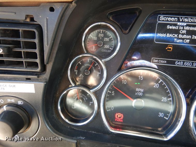 image for item DL4966 2015 Peterbilt 579  semi truck