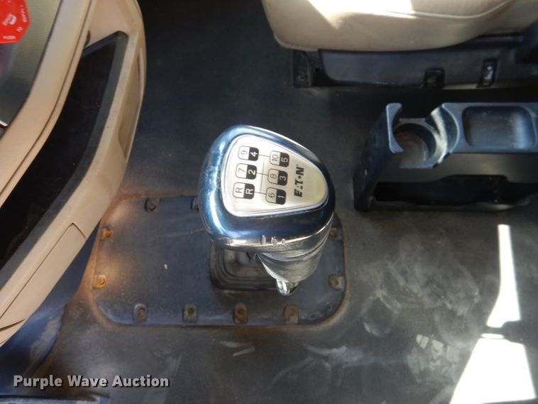 image for item DL4966 2015 Peterbilt 579  semi truck