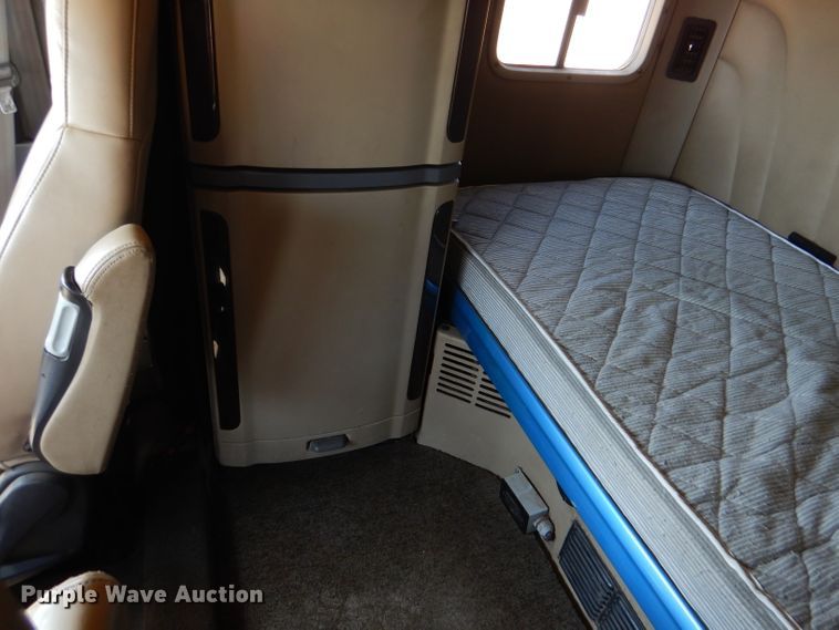 image for item DL4966 2015 Peterbilt 579  semi truck