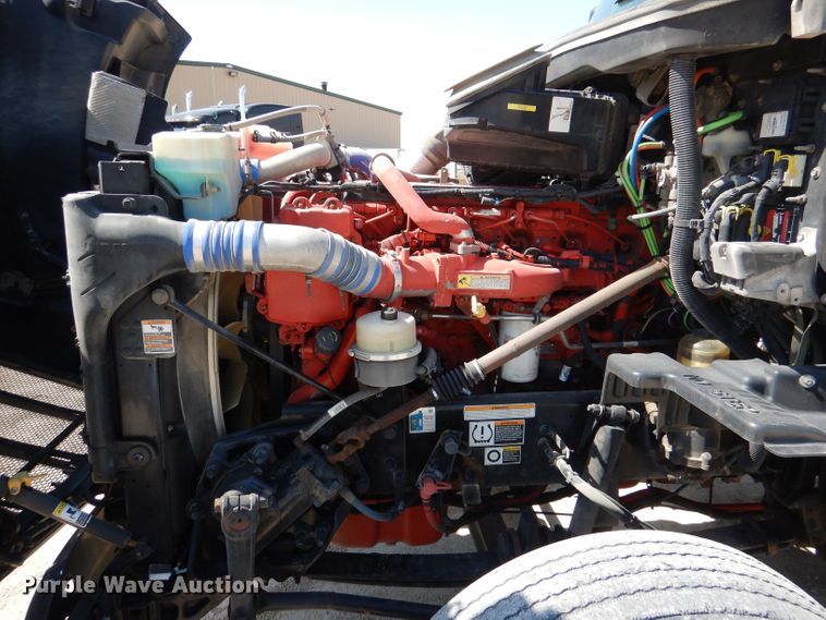 image for item DL4966 2015 Peterbilt 579  semi truck