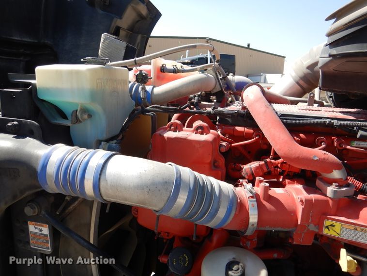 image for item DL4966 2015 Peterbilt 579  semi truck