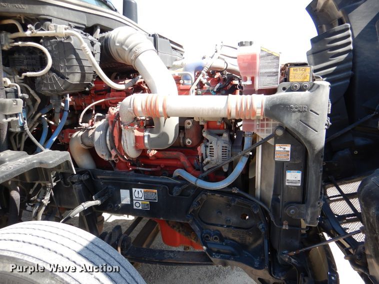 image for item DL4966 2015 Peterbilt 579  semi truck