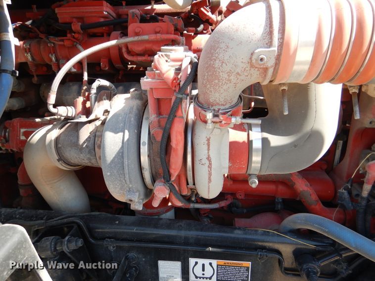 image for item DL4966 2015 Peterbilt 579  semi truck