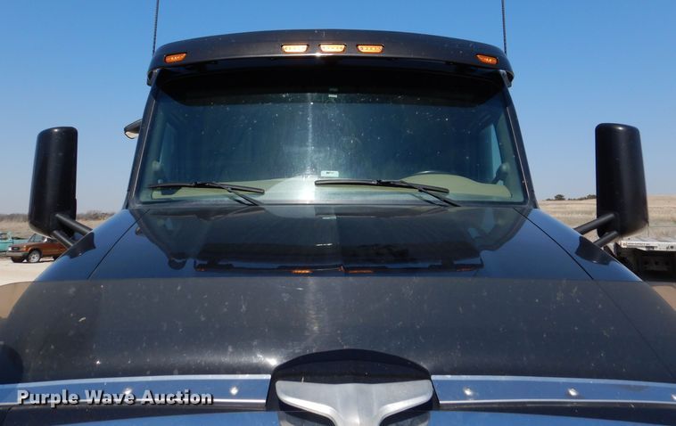 image for item DL4966 2015 Peterbilt 579  semi truck