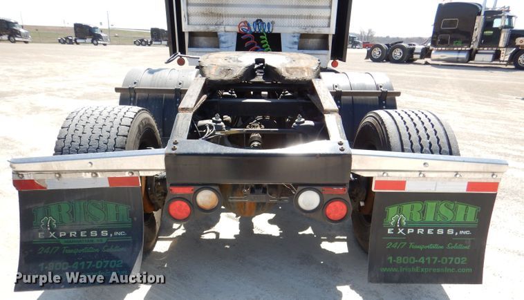 image for item DL4966 2015 Peterbilt 579  semi truck