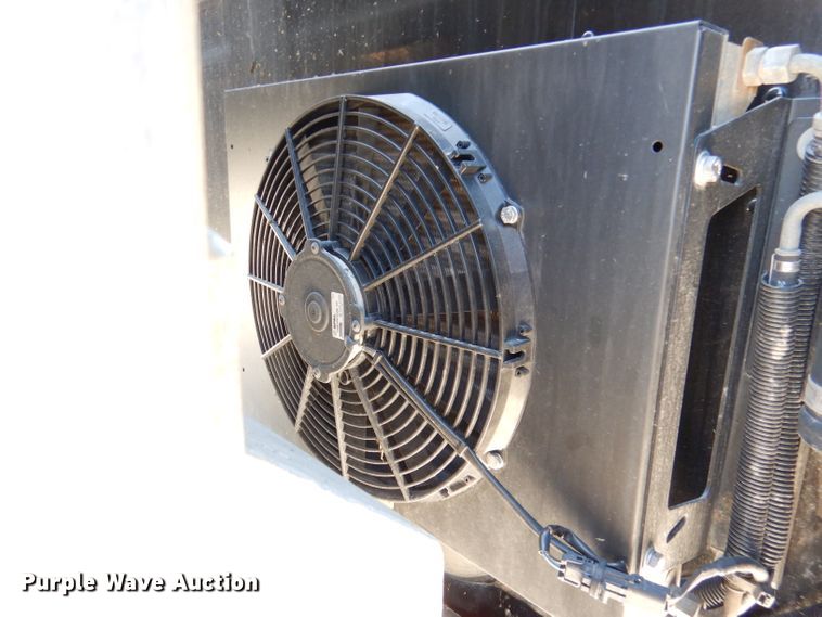 image for item DL4966 2015 Peterbilt 579  semi truck