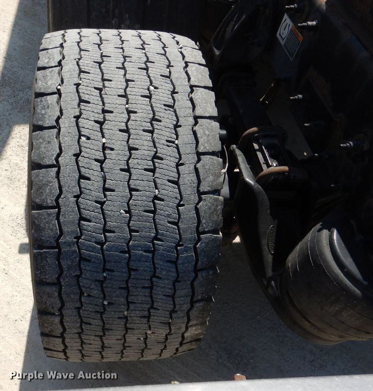 image for item DL4966 2015 Peterbilt 579  semi truck