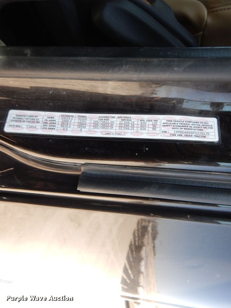 image for item DL4966 2015 Peterbilt 579  semi truck