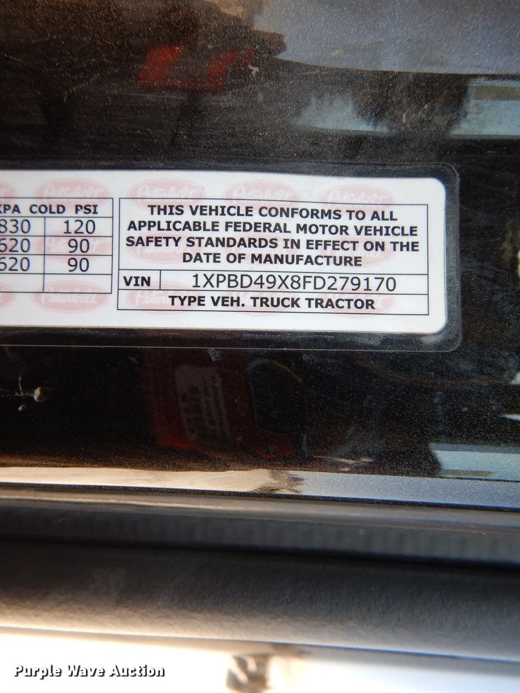 image for item DL4966 2015 Peterbilt 579  semi truck