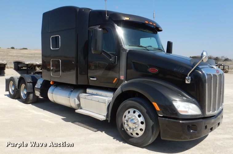 image for item DL4967 2015 Peterbilt 579  semi truck