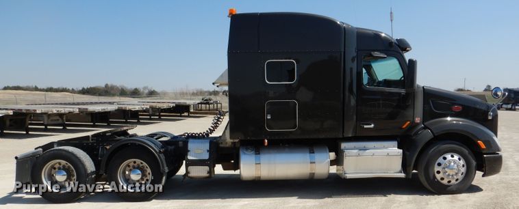 image for item DL4967 2015 Peterbilt 579  semi truck