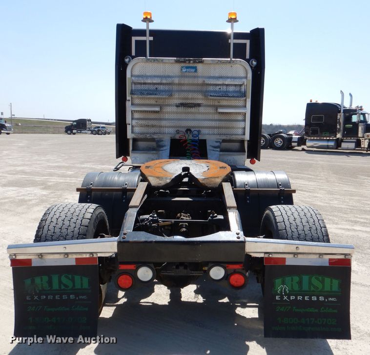 image for item DL4967 2015 Peterbilt 579  semi truck