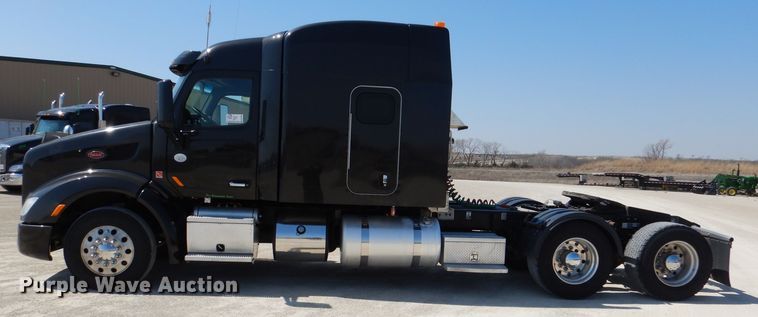 image for item DL4967 2015 Peterbilt 579  semi truck