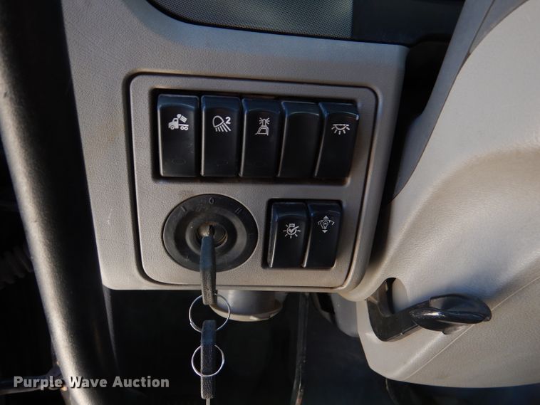 image for item DL4967 2015 Peterbilt 579  semi truck