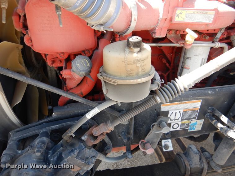 image for item DL4967 2015 Peterbilt 579  semi truck