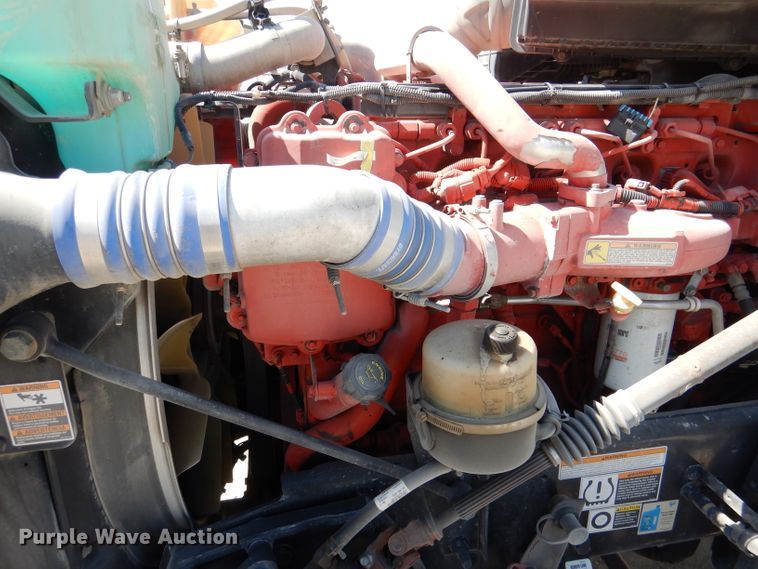 image for item DL4967 2015 Peterbilt 579  semi truck