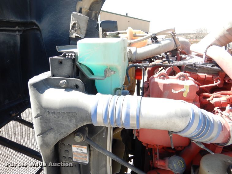 image for item DL4967 2015 Peterbilt 579  semi truck