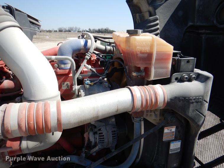 image for item DL4967 2015 Peterbilt 579  semi truck