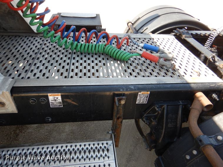 image for item DL4967 2015 Peterbilt 579  semi truck