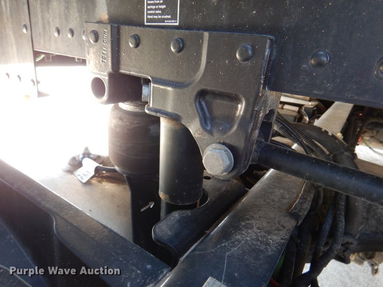 image for item DL4967 2015 Peterbilt 579  semi truck