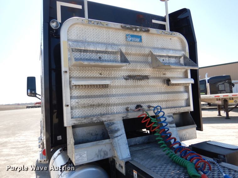 image for item DL4967 2015 Peterbilt 579  semi truck