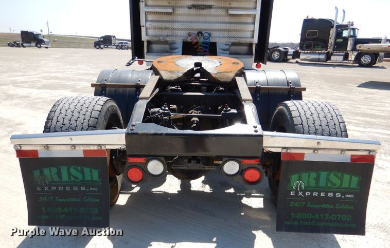 image for item DL4967 2015 Peterbilt 579  semi truck