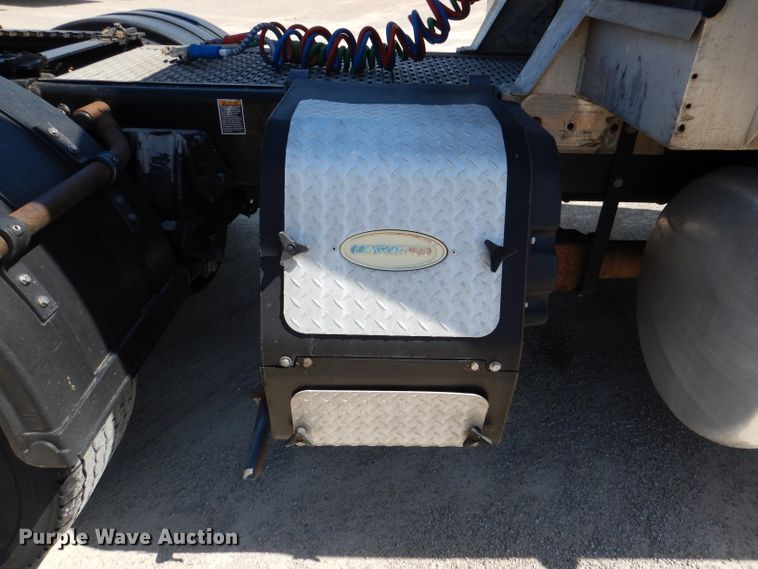 image for item DL4967 2015 Peterbilt 579  semi truck